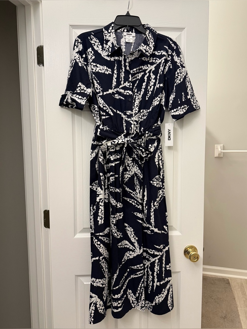 DKNY Navy Palm Leaf print dress Size 12 belted shirt mid-length dress